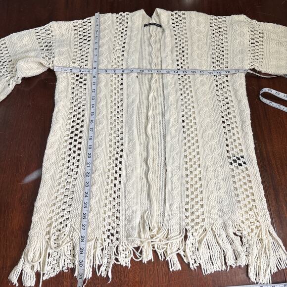 Do‎ Everything In Love Ivory Crochet Boho Cardigan One Size Fringe Coastal Indie - Picture 5 of 8